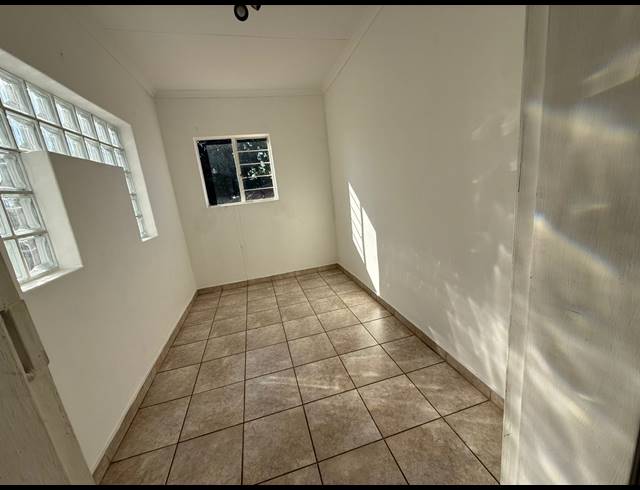 6 BEDROOM HOUSE FOR SALE IN SAFARI GARDENS